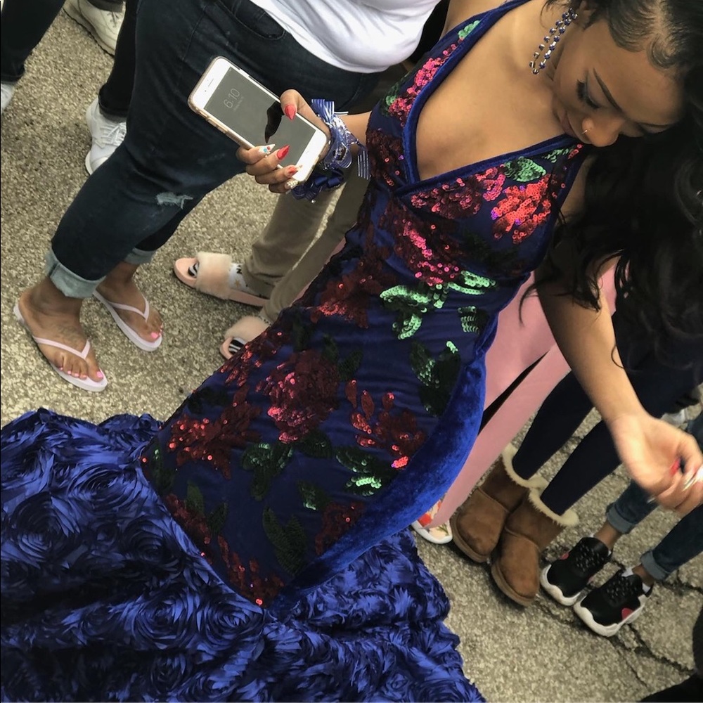 Prom dress - Picture 3 of 3